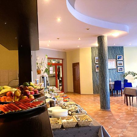 Hotel Ava Γκλίβιτσε Εξωτερικό φωτογραφία